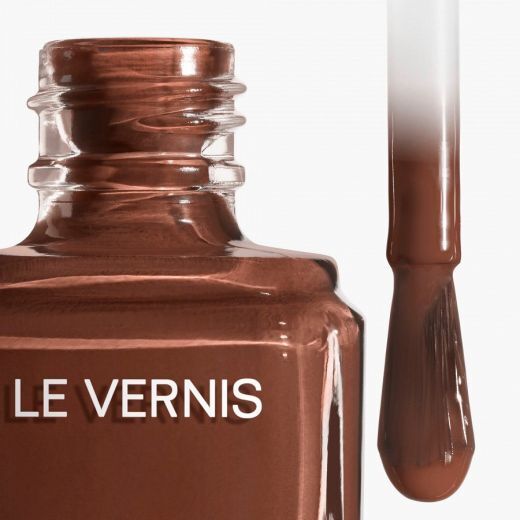 LE VERNIS